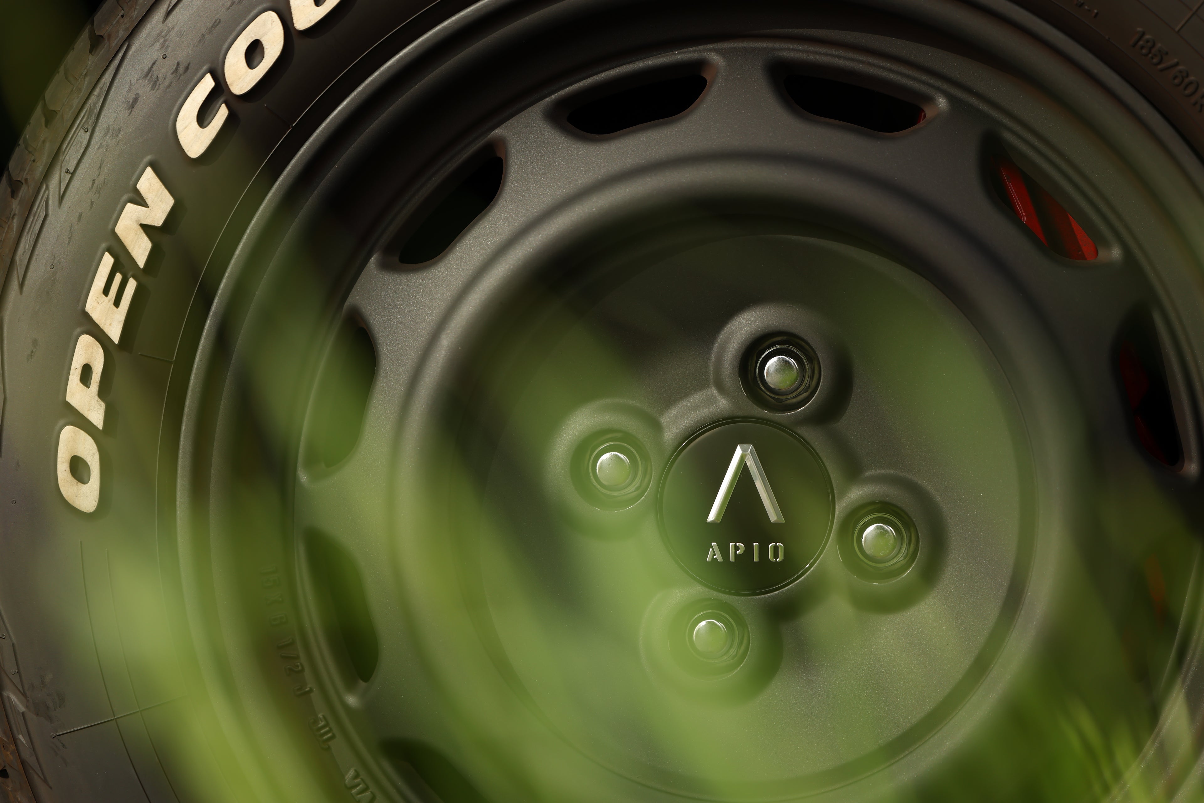WILDBOAR Ventura 15" アイアンブラック ＋  TOYO OPEN COUNTRY H/T Ⅱ ホワイトレター