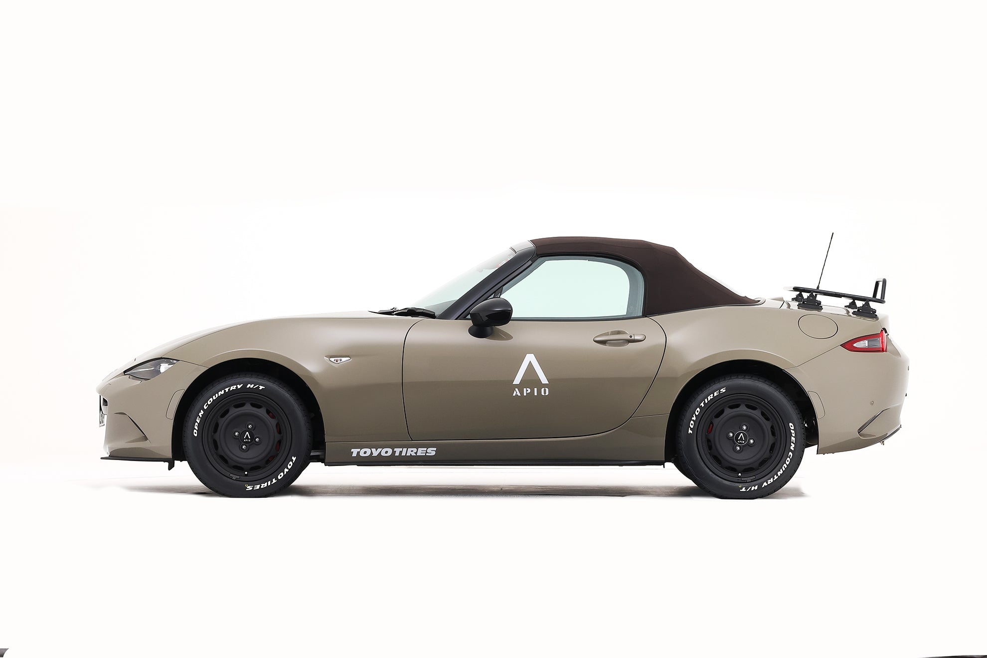 WILDBOAR Ventura 15" アイアンブラック ＋  TOYO OPEN COUNTRY H/T Ⅱ ホワイトレター